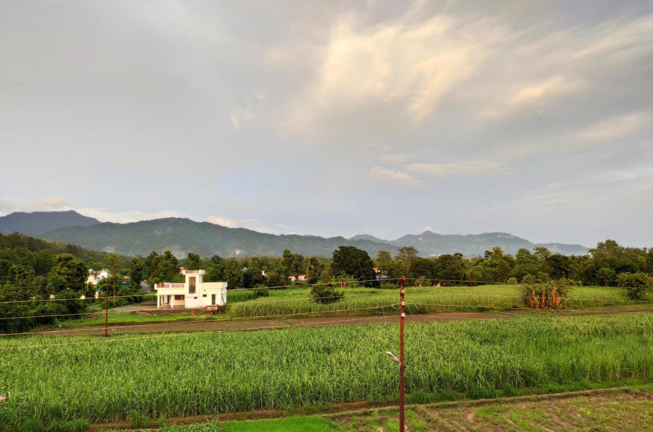 Sun N Soil Backpacker Hostel Lachhiwala Bagian luar foto