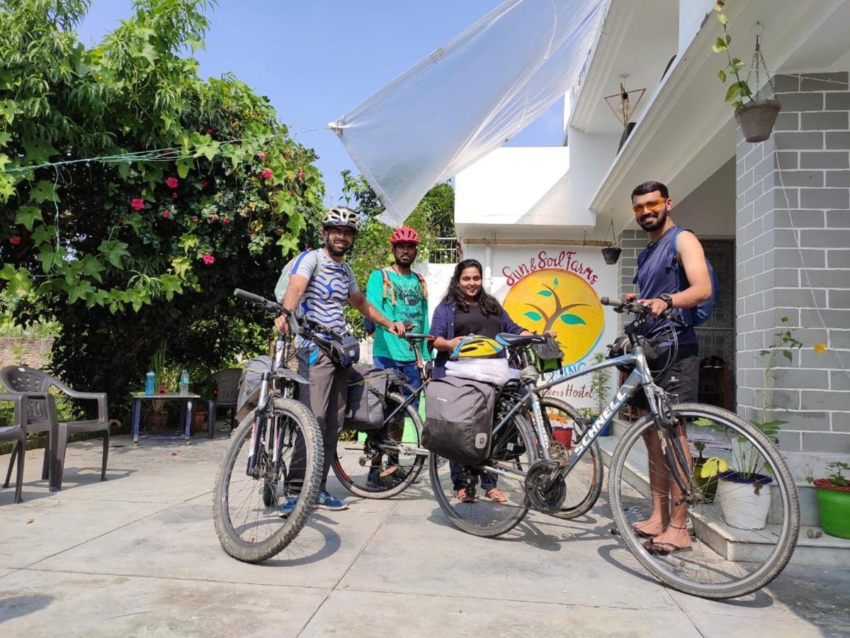 Sun N Soil Backpacker Hostel Lachhiwala Bagian luar foto