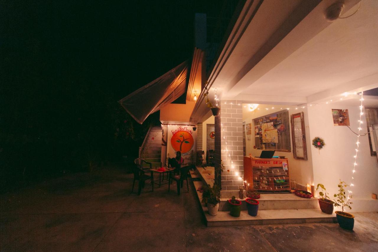 Sun N Soil Backpacker Hostel Lachhiwala Bagian luar foto
